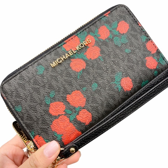 Gaby’sBags💕👛-NWT Michael Kors 🌹Wristlet - Picture 2 of 4